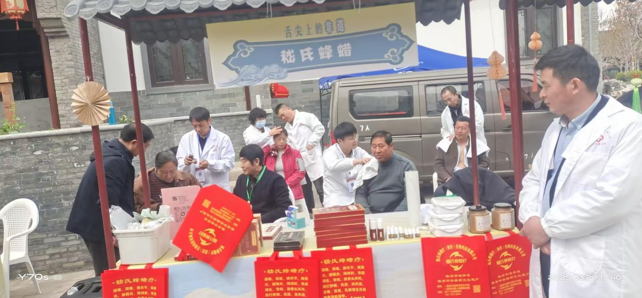 参加非遗日活动