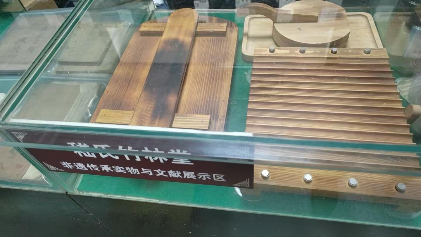 涟水县非遗馆的展台